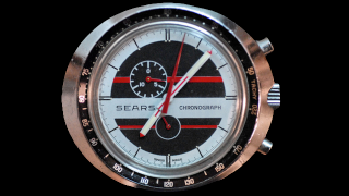 Illustration for article titled 5 Vintage Race Watches To Gift Before They're Gone